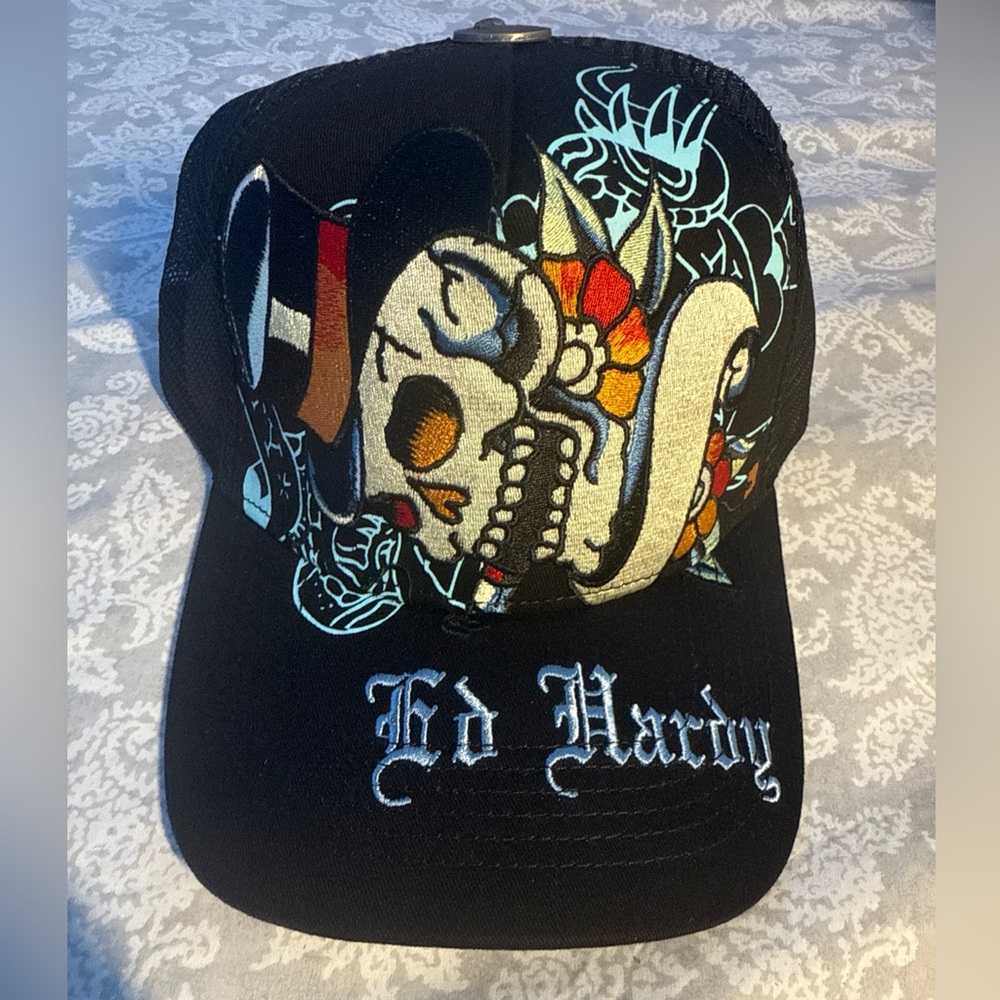 Ed Hardy TIGER SKULL Snap-Back TRUCKER HAT - BLACK